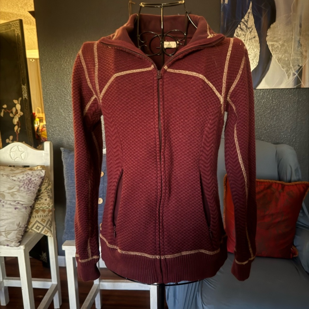 Aspen Maroon Textured Jacket